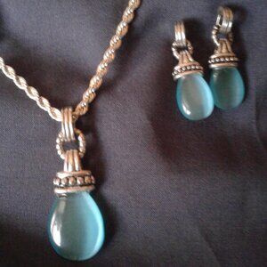 Teal Stone Necklace Earring Set in Silver  Tones